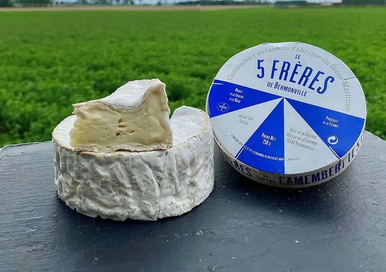 Camembert fermier Les 5 Frères – 250 g