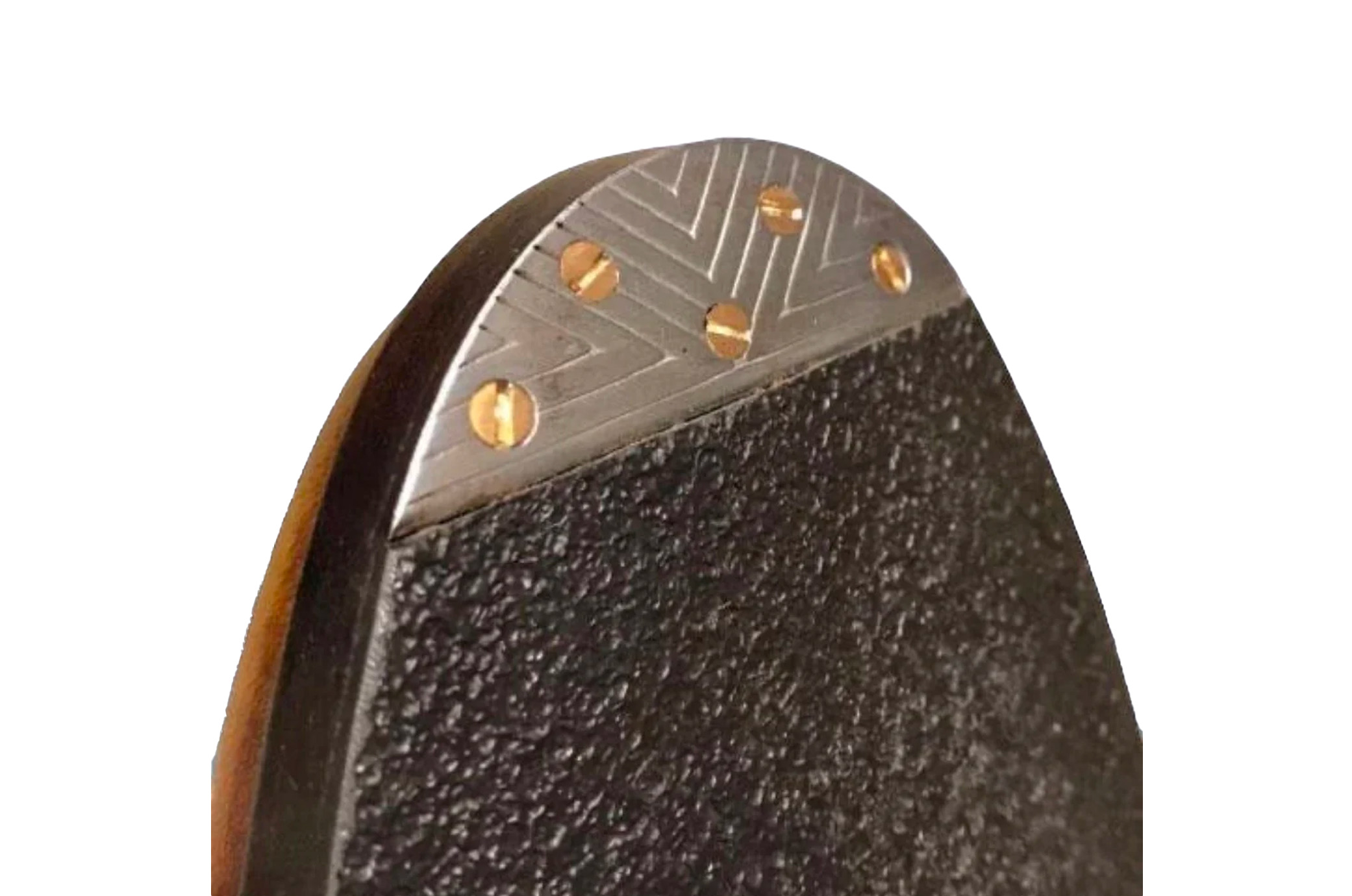 Cordonnerie : Fer encastré vissé